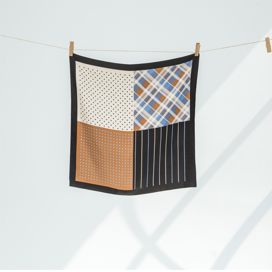 12momme Twill Silk 65×65cm Quadratischer Schal Kundenspezifischer Druck zu verkaufen