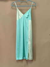 Benutzerdefinierte lila Lavendel Seide Pyjama Kleid Kleid mit Schlitz für Damen für den Großhandel
